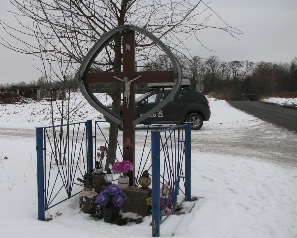 Po dotarciu do doliny Prądnika, trasa przecina istniejącą drogę DW 974 - ul. Krakowskie Przedmieście w km 6+386,30, rzekę Prądnik w km 6+478,50, oraz ulicę Bankową w km 6+486,00.