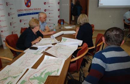 osadzania poszczególnych zjawisk w konkretnych, wskazanych jednostkach
