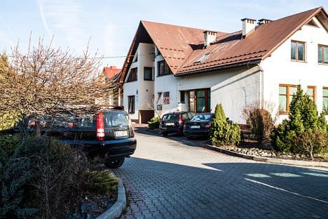 Źródło: Tabela zawiera wypowiedzi mieszkańców odnotowane w trakcie konsultacji społecznych (ankiety, warsztaty, badania fokusowe) Położenie podobszaru: Podobszar obejmuje centrum miejscowości przy