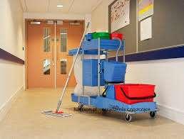 2. Utrzymanie bieżącej czystości i porządku W 2016 roku usługę sprzątania w szpitalu w Koninie wykonywały 2 zewnętrzne firmy: w kompleksie budynków przy ul.