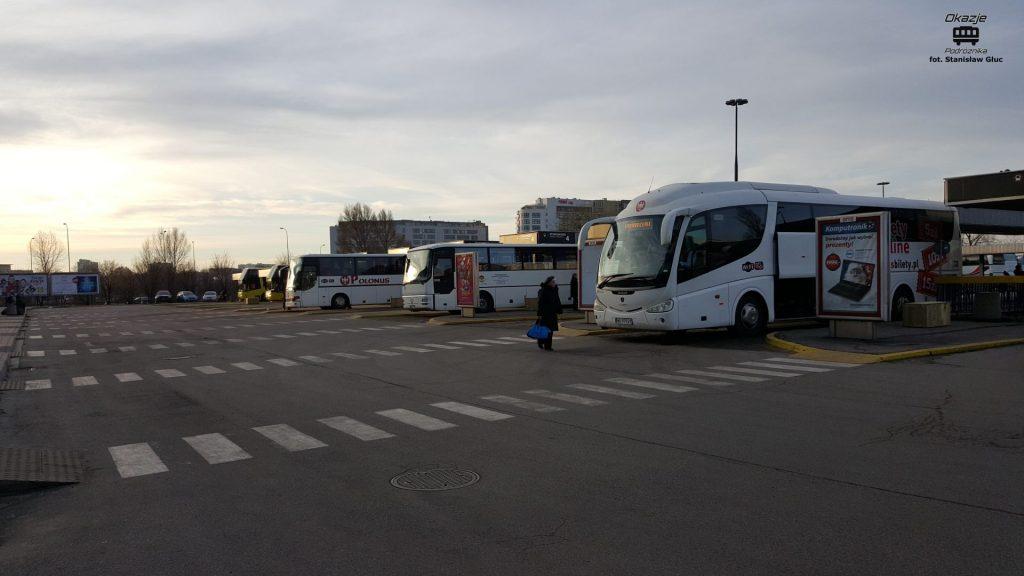 Na dworzec dotarłem około godziny 6 rano bladym świtem. Ten dworzec tak naprawdę nie zasypia. Całą dobę praca tutaj wre.