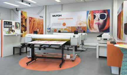 Na terenie Polski, wyłącznym dystrybutorem produktów Mutoh jest Atrium Centrum