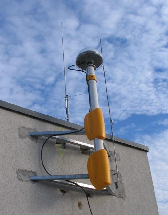 Odbiornik: Trimble NetRS lub NetR5 Zasilanie podstawowe i awaryjne: UPS PowerWare