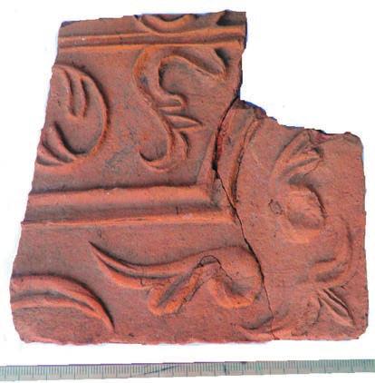 C. Buśko et al.: Zamek Czorsztyn w świetle najnowszych badań 207 Zespoły te potwierdzają przypuszczenia badaczy, iż wzmiankowany w źródłach gród Wronin lokalizować należy na terenie zamku Czorsztyn.