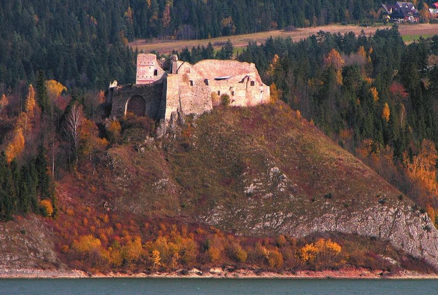 194 Pieniny Przyroda i Człowiek 14, 2016 Fot. 1. Zamek Czorsztyn, fot. M. Szajowski, 2005 Phot. 1. Czorsztyn castle, phot. M. Szajowski, 2005 stało się też tematem powieści Jana Rostworowskiego pt.