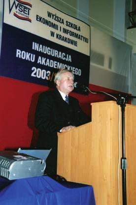 568, a na niestacjonarnych 1 188 studentów.