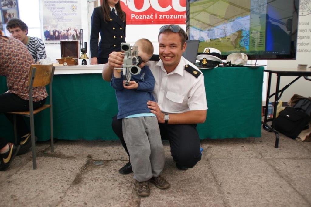 Bałtycki Festiwal Nauki W dniach 27-30 maja 2010r. członkowie Koła Naukowego Nawigator po raz kolejny aktywnie uczestniczyli w organizacji Bałtyckiego Festiwalu Nauki.