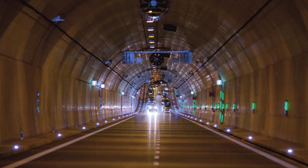 TUNEL POD MARTWĄ WISŁĄ Tunel pod Martwą Wisłą im. ks. abp.