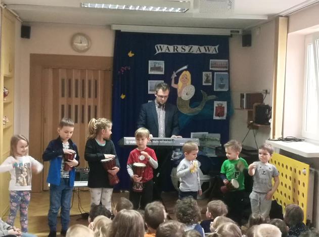 udział w zajęciach sportowych na terenie naszego przedszkola.