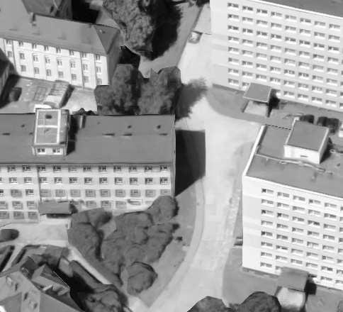 od sygnału DSSS. Przykład wystąpienia zakłóceń intermodulacyjnych przedstawia rys. 4.