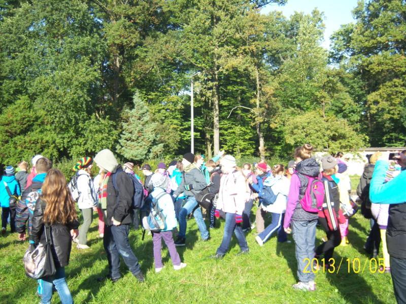 . Każdy z patroli uczestniczących w grze poruszał się wraz z opiekunem po wyznaczonej trasie, której celem było zaliczenie wszystkich punktów oraz wykonanie możliwie dokładnie zadań wynikających z