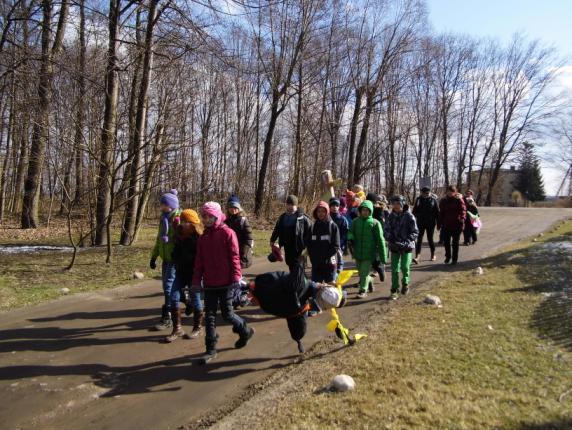 RAJD TOPIENIE MARZANNY 2013 Dnia 16.03.2013 odbył się wiosenny rajd TOPIENIE MARZANNY. Trasa rozpoczynała się w Szałszy /gmina Ziemięcice/.