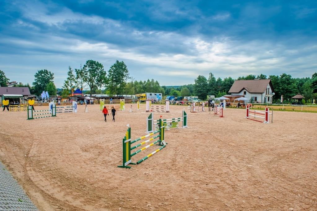 9. Warunki techniczne : - parcours piasek kwarcowy z włókniną o wymiarach 60 x 45 - rozprężalnia I piasek o wymiarach 40 x 35 -rozprężalnia II - piasek o wymiarach 20 x 60 Sprawy organizacyjne i