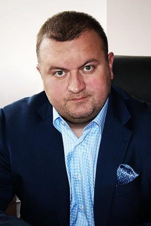 A. Pracę rozpoczynał w Departamencie Nadzoru Właścicielskiego, następnie był Dyrektorem Departamentu Wdrożeń (później Marketingu i Rozwoju) w Funduszu Inwestycji Kapitałowych KGHM Metale S.A. W latach 2006-2008 pracował w Wałbrzyskich Zakładach Koksowniczych Victoria S.