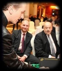 Mikroiluzja Dla organizatorów i gości, których zainteresowanie sztuką iluzji nie zostanie w pełni nasycone programem scenicznym jako uzupełnienie magicznego