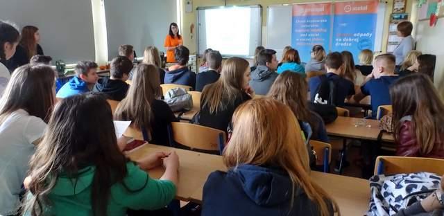 Firma ENVIROPOL (ul. Mechaników 15, Tel. (+32 338 38 88) przyjmują każdy rodzaj elektroodpadów. Firma UTIKO ( ul. Poniatowskiego 29, tel.