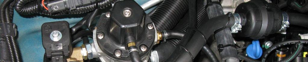 Opaskę mocować tak by nie ocierała się o metalową opaskę zabezpieczającą przewód LPG Przewód klimatyzacji osłonić przewodem gumowym Rys. 20.1.