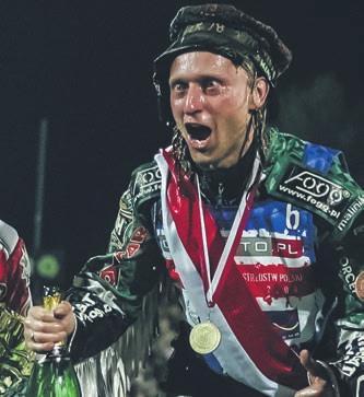 Kolejarz w celu podniesienia jakości widowiska na rawickim stadionie nawiązał współpracę z Wild Cats Cheerleaders z Wrocławia.