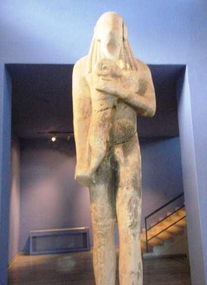 osób. Starożytna agora położona jest w odległości zaledwie kilku kroków od antycznego portu, tuż przed Muzeum Archeologicznym.
