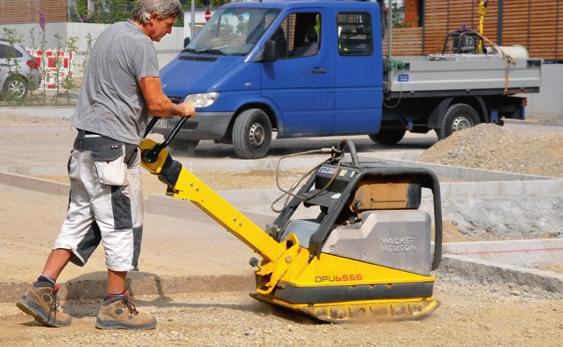 Średnie zagęszczarki dwukierunkowe DPU4045 DPU4545 DPU5545* DPU6555 Wydajność (kn) 40 45 55 65 Podczas stałej pracy mogą Państwo polegać na wyjątkowo