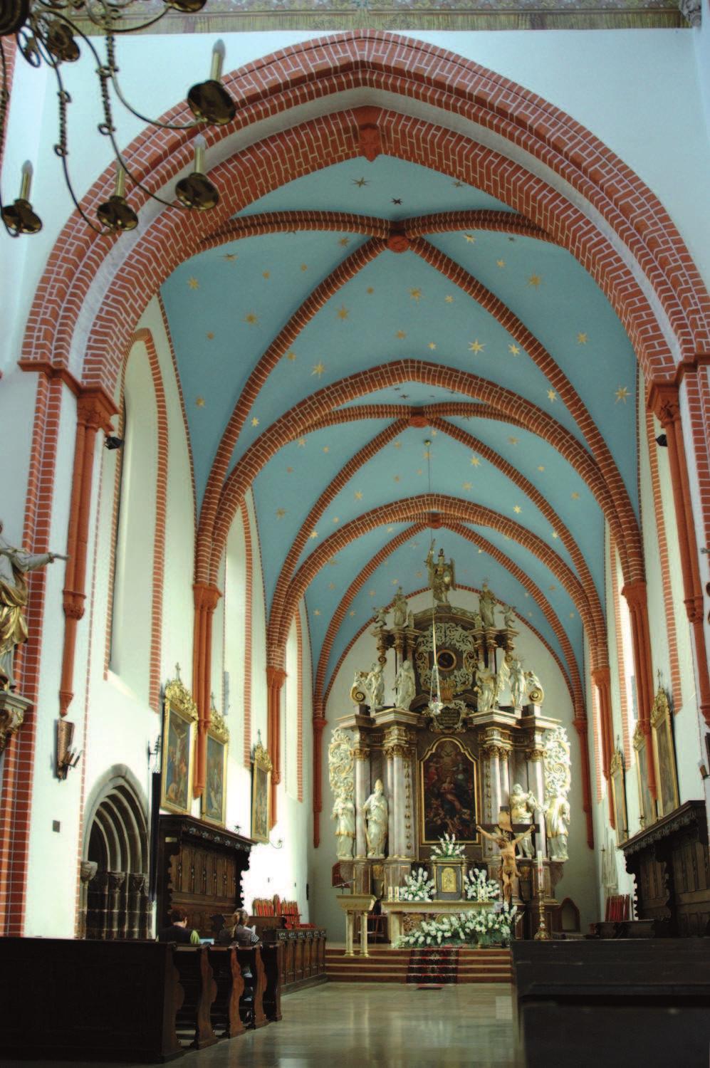 13. Grodków ko ció para alny, wn trze prezbiterium 13.