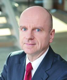 Polska w skrócie Możliwe dalsze osłabienie dynamiki PKB Według szybkiego szacunku GUS, dynamika PKB w III kwartale osłabła do 2,5% r/r (0,2% kw/kw). GUS poda szczegółowe dane w końcu listopada.