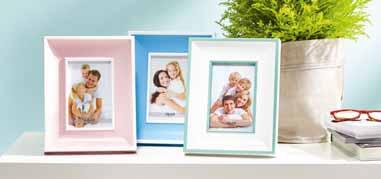 SUPEROFERTA 21 99 Fotogaleria na 4 zdjęcia o wym. 10 x 15 cm NOWOŚĆ Galeria sznurek wym. 55 x 75 cm Litery dekoracyjne, kształty HOME cena za opak. 2 99 12 99 Tablica czarna wym. 30 x 40 cm wym.