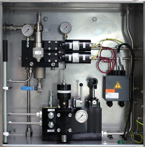 Systemy sterowania / Control Units Uzupełnieniem napędów AVAMO jest szereg systemów sterowania, które są wykonywane na indywidualne zamówienie