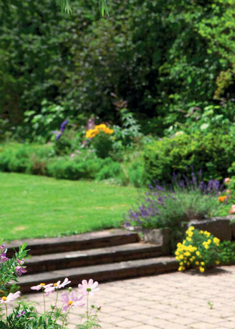 WODA GARDENA bębny naścienne Rozwiązania do wygodnego nawadniania ogrodu. Wysoki komfort użytkowania podczas prac w ogrodzie staje się coraz ważniejszy.