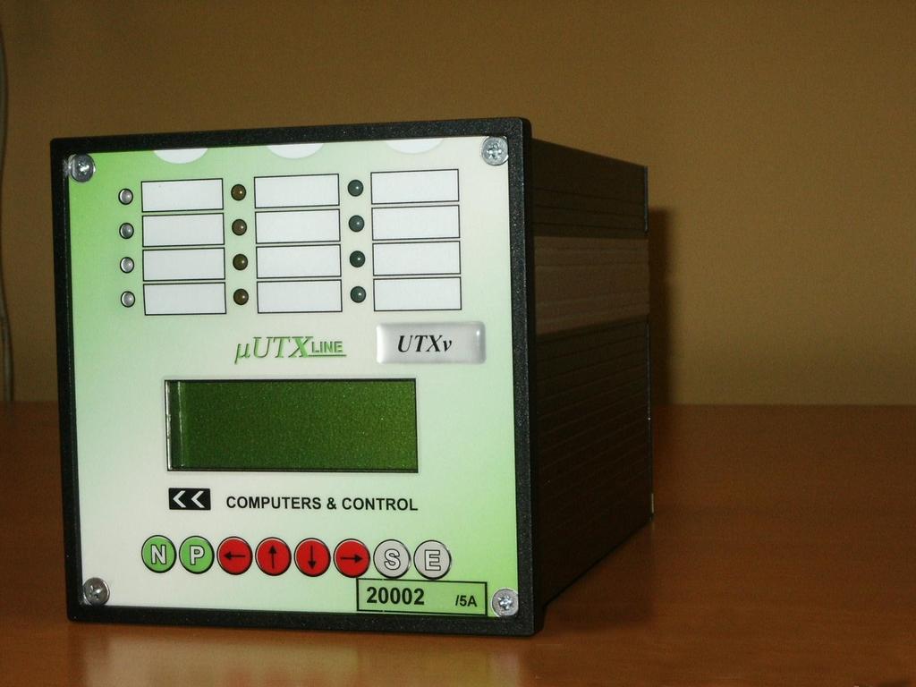 1.4 3U-28 (uutx) Widok rzeczywisty Obudowa 3U-28 z wyświetlaczem tekstowym 4x20 znaków, przeznaczona do montażu