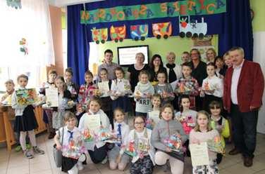 76 W placówkach zorganizowano szkolenia, konkursy, prowadzono narady, prelekcje, pogadanki i dystrybucję materiałów informacyjno edukacyjnych. W dniu 27.04.