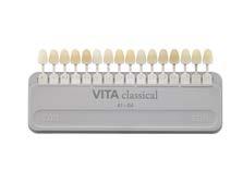 Media dotyczące doboru koloru VITA Linearguide 3D-MASTER / VITA Toothguide 3D-MASTER Przy pomocy kolornika VITA Linearguide 3D-MASTER można szybko i precyzyjnie określić właściwy kolor uzębienia.