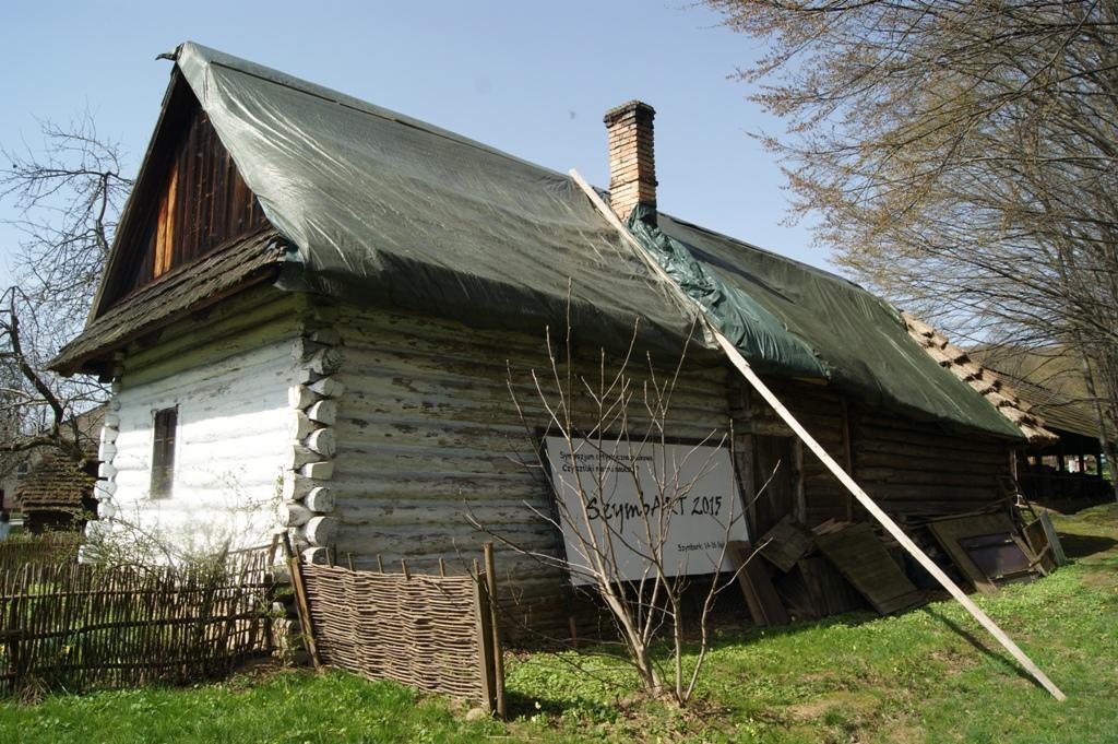 3. Olejarnia z Gródka Olejarnia z Gródka (poł. XIX w.), nr inwentarzowy - 10 (księga inwentarzowa nieruchomości obiektów zabytkowych). Przeniesiona z zamożnej zagrody rodziny Koszyków.