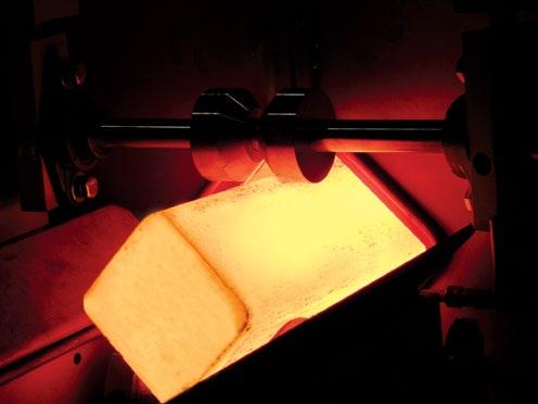 zakresie mocy 300 kw 5000kW do nagrzewania wszystkich rodzajów metali o