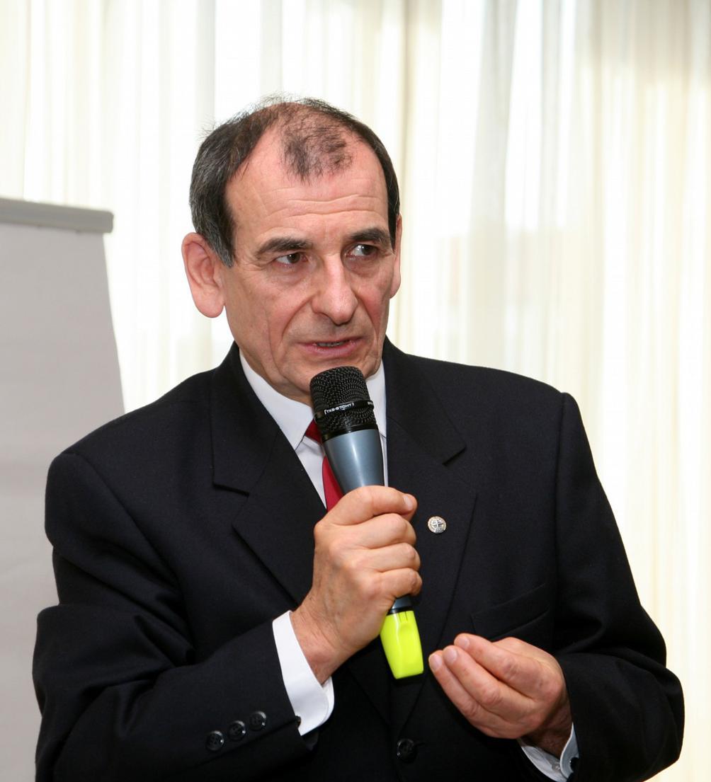 Przy stole prezydialnym: Sławomir Wnuk, Krzysztof Narewski, z mikrofonem Krzysztof Rogiński, Bolesław Krystowczyk, Robert Cieszyński Oddział prowadził współpracę, ocenianą jako