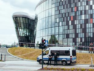 symulacją zagrożenia, a bezpośrednie sąsiedztwo Centrum Kongresowego objęto strefą ze ścisłą kontrolą dostępu.