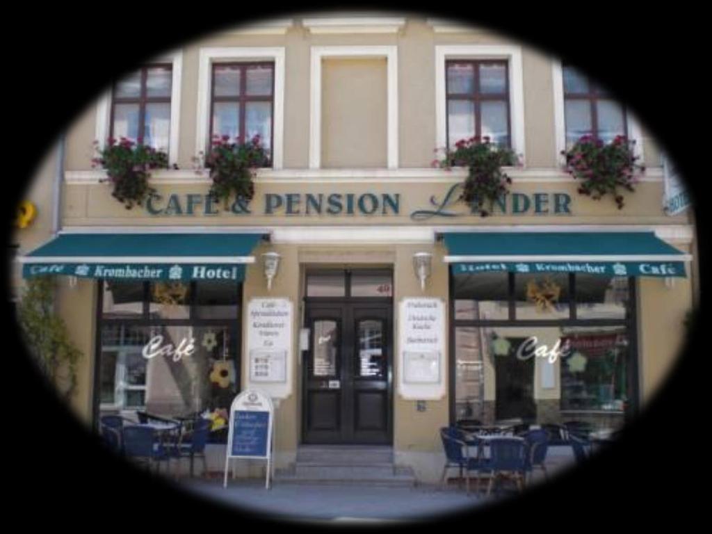 Moje miejsce pracy Hotel-Cafe-Pension Lender to **pensjonat, który oferuje 8 nowoczesnych, wygodnie