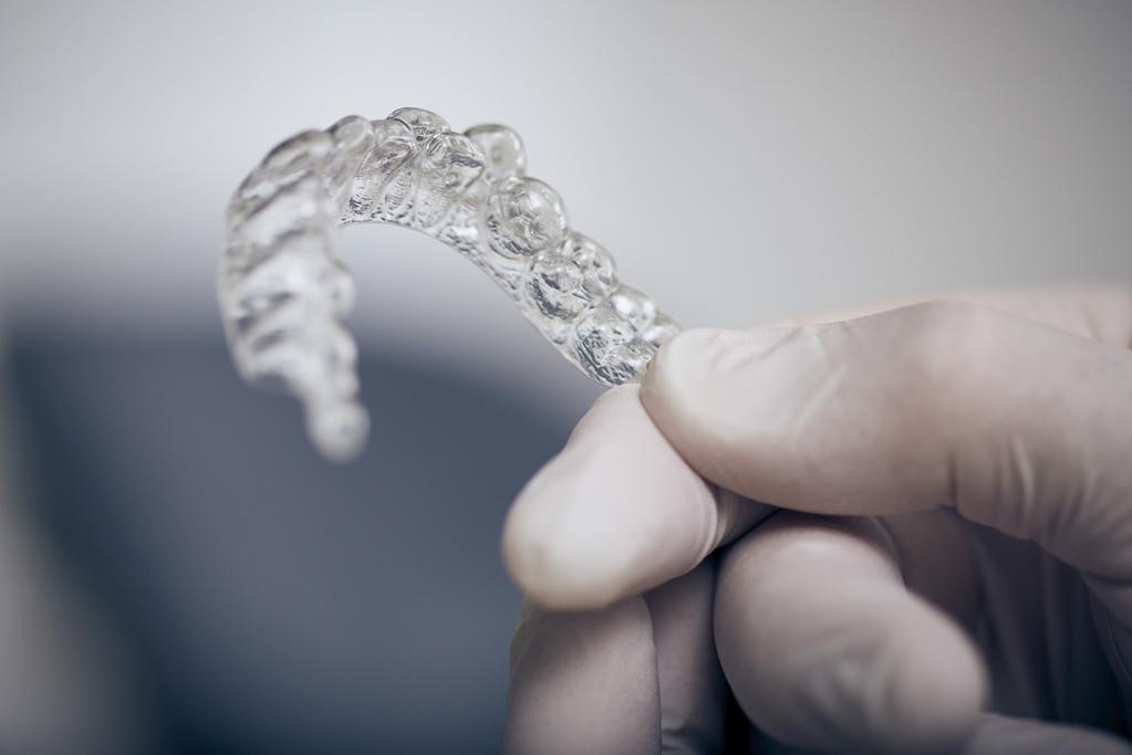 8 PROTETYKA PROTETYKA 9 Odbudowy protetyczne na implantach - poziom I. Implant Prosthodontic Program. Dr hab. n. med.