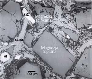 GLINIANY W FORMOWANYCH MATERIA ACH OGNIOTRWA YCH Rys. 1. Mikrostruktura w obrazie SEM materia u MgO-C przed prac. Fig. 1. SEM image of the MgO-C material microstructure before using. Rys. 2.