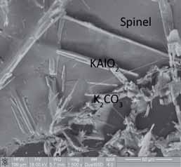 GLINIANY W FORMOWANYCH MATERIA ACH OGNIOTRWA YCH Rys. 11. Mikrostruktura w obrazie SEM wn trza wyrobu magnezjowo-spinelowego z pieca cementowego. Fig. 11. SEM image of the magnesia-spinel material microstructure from a cement kiln.