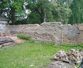 20. Plotas šalia daržininko namo (11), kuriame stovėjo figų šiltnamis ir kafenhauzas, Evaldo Purlio nuotrauka, 2006 21.