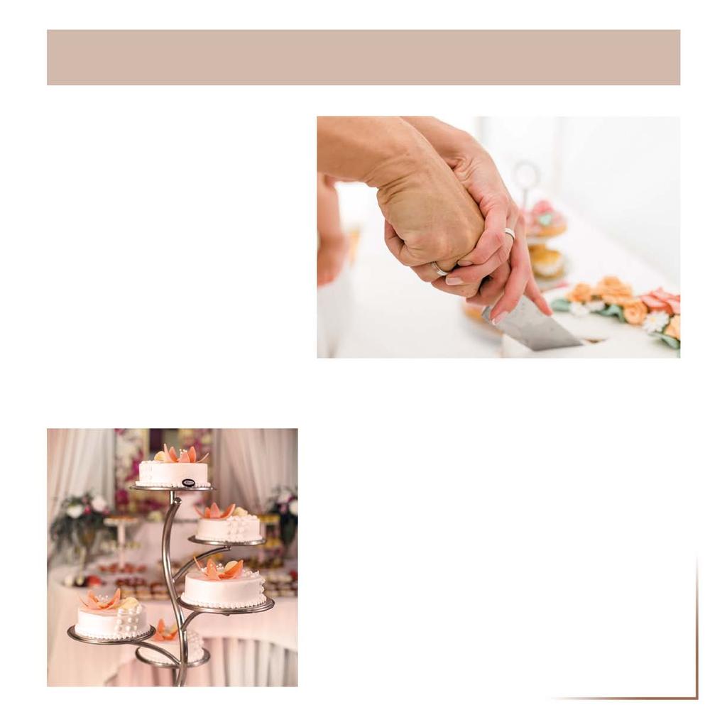 Idealny moment - kiedy podać tort? Dogodnych momentów na weselu jest kilka. Dużo zależy od scenariusza wesela i innych zaplanowanych atrakcji.