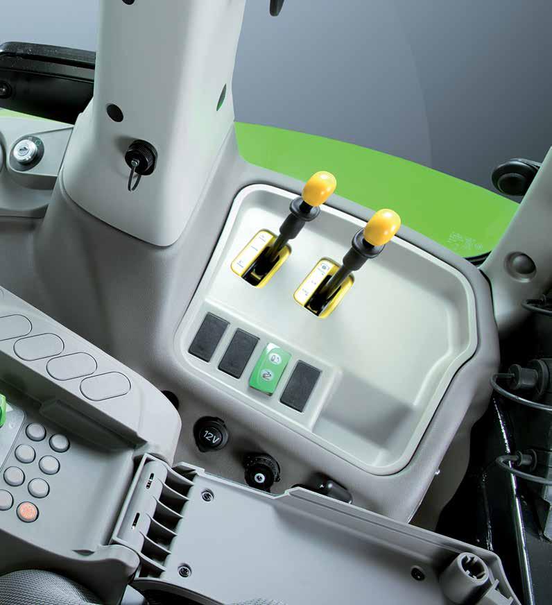 Obwody układu hydraulicznego są sterowane proporcjonalnie. Elektroniczny joystick można zaprogramować do współpracy z ładowaczem czołowym lub podpisać sterowanie funkcji maszyn.