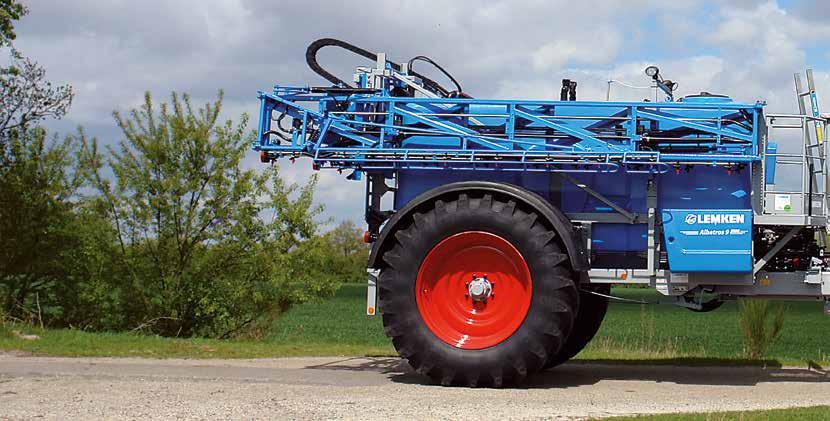 Hydrauliczna stopa podporowa Hydrauliczna stopa podporowa umiejscowiona jest w profilu zaczepu transportowego.