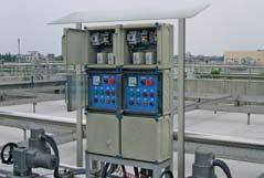 typu zgodnie z IEC 60 439-1 o wysokim stopniu ochrony IP 65 - odporność na pył i strumienie wody, wysoka odporność na uderzenia (IK 08). Solidne z poliwęglanu, odporne na korozję.