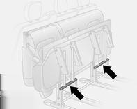 Wyjmowane fotele tylne W niektórych wersjach samochodu można zwiększyć przestrzeń bagażową poprzez wyjęcie tylnych foteli.