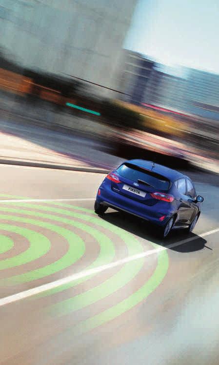 prędkością. Funkcja Forward Alert przekazuje dźwiękowe i wizualne ostrzeżenia w razie zaistnienia ryzyka kolizji z pojazdem poprzedzającym.
