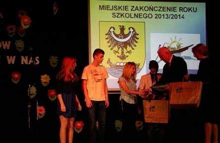 8 Poniżej fotorelacja z uroczystości wręczenia nagród i wyróżnień.