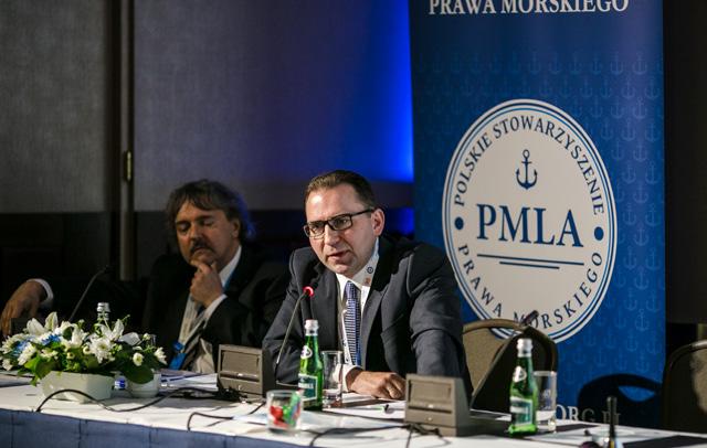 zostały przekazane na ręce władz w Sejmie RP w lipcu 2015.
