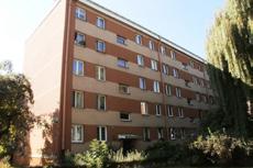 1 POKOJOWE 24,70 m 2 DĄBIE ul. Na Szaniec przedpokój, pokój, kuchnia, łazienka z WC, piwnica.